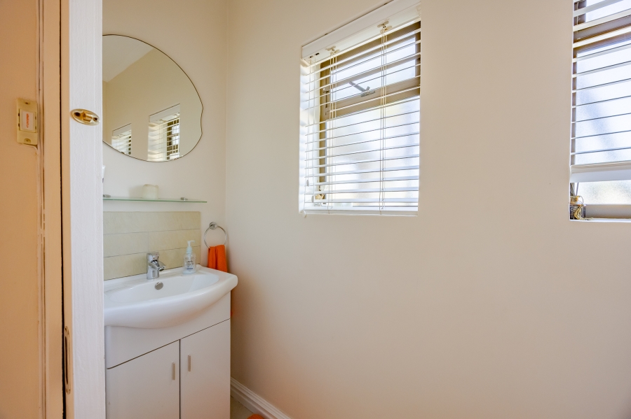 4 Bedroom Property for Sale in Flamingo Vlei Western Cape